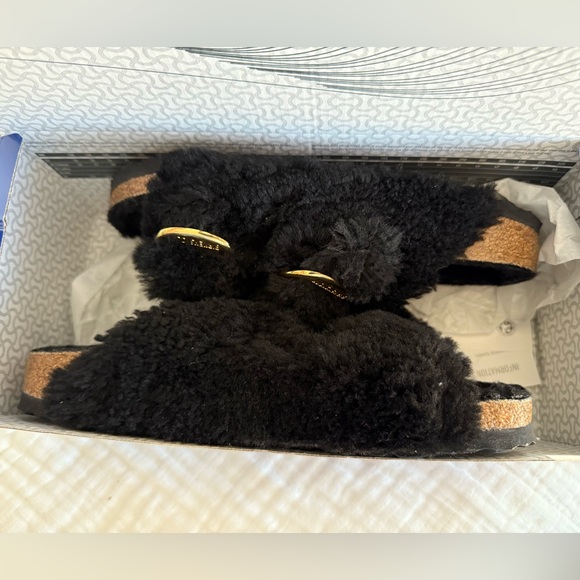 NIB Birkenstock Arizona Big Buckle Teddy Shearling Size 38 Medium/Narrow - Picture 2 of 7